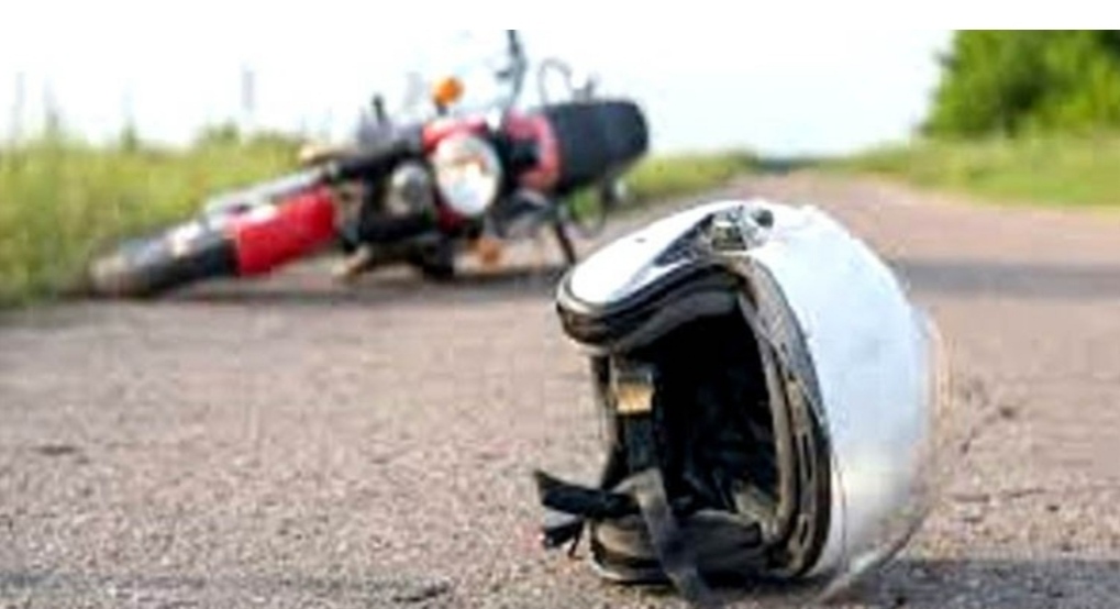 রায়পুরার মাইক্রোবাসের চাপায় নিহত ১, আহত ২