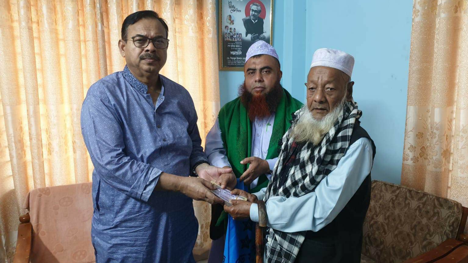 শিবপুরে মাদ্রাসার উন্নয়নে ১ লাখ টাকা দিলেন সাবেক এমপি