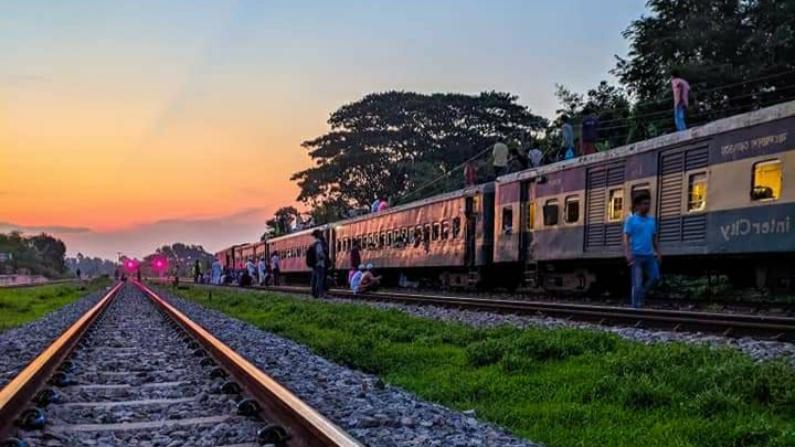 পলাশে সারাদিন পড়ে ছিল বৃদ্ধের মরদেহ, রাতে উদ্ধার