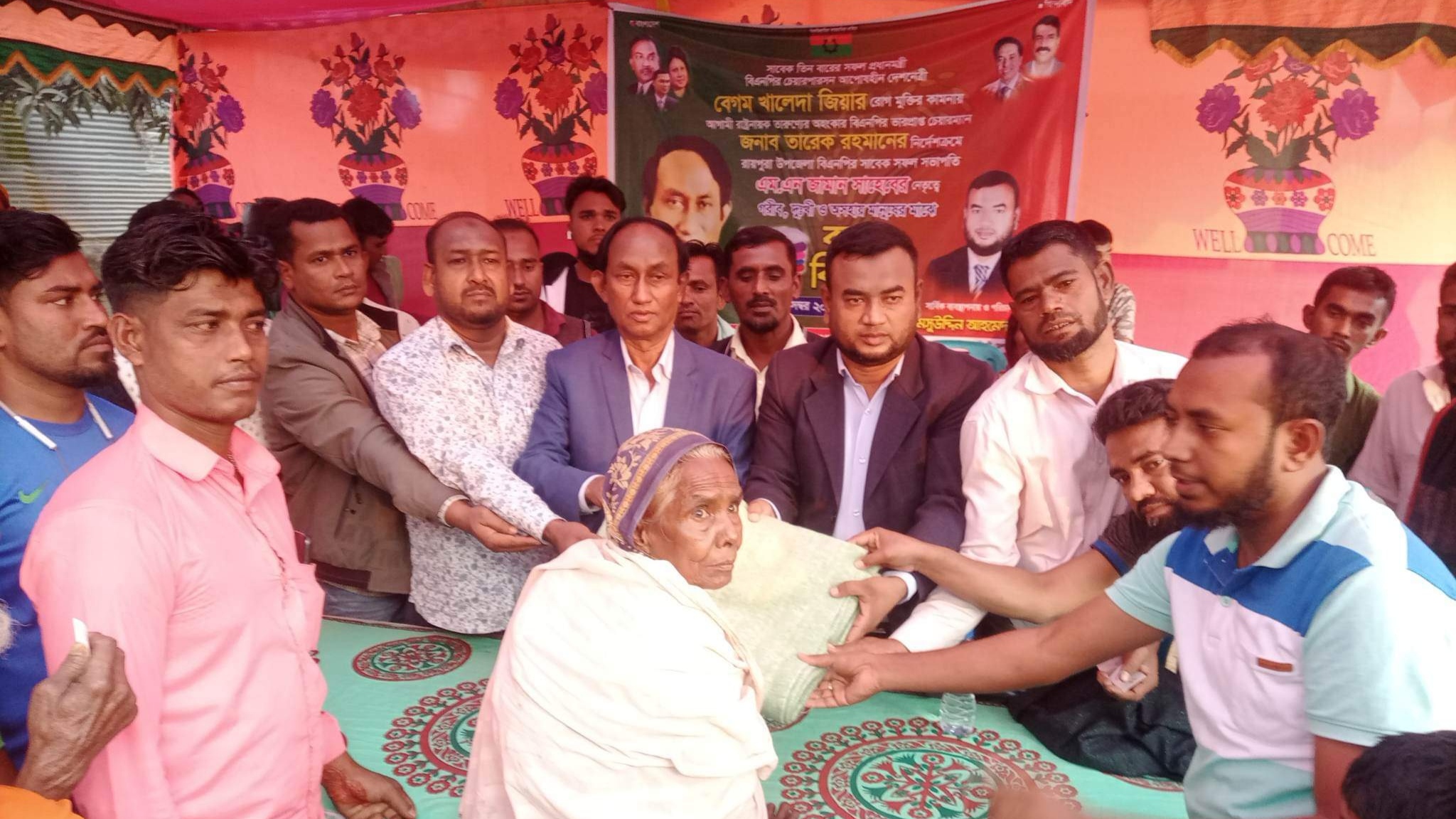 রায়পুরায় তরুণ প্রবাসীদের কম্বল পেল ৫ শতাধিক পরিবার
