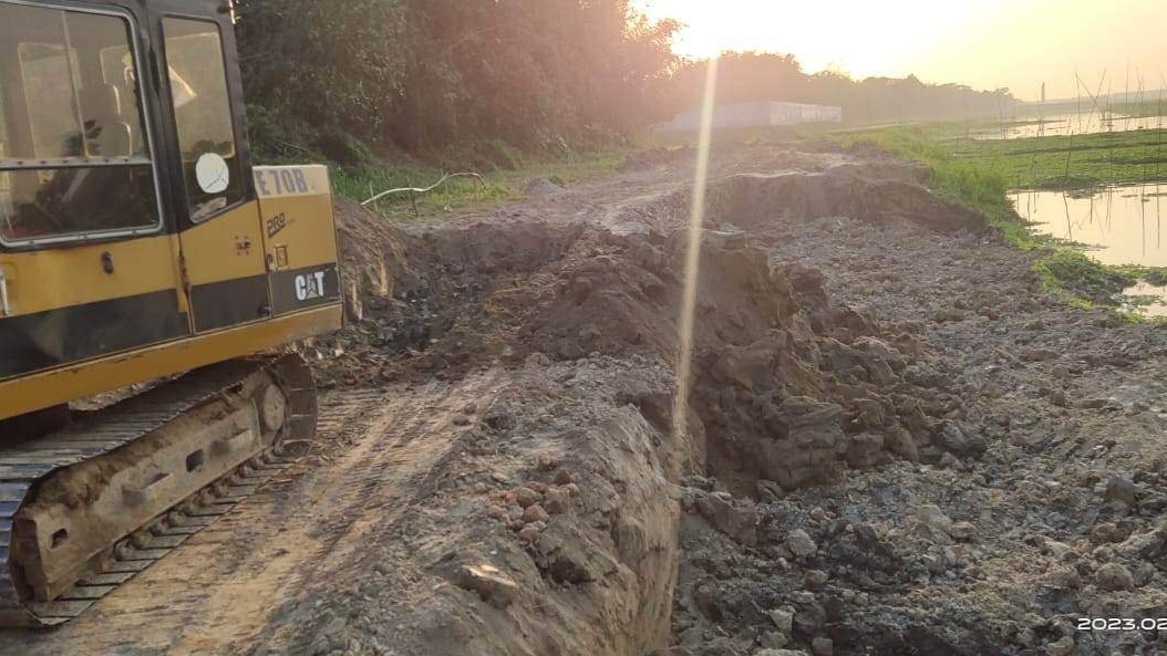 মনোহরদীতে বেআইনীভাবে মাটি কর্তন, দেড় লাখ টাকা জরিমানা