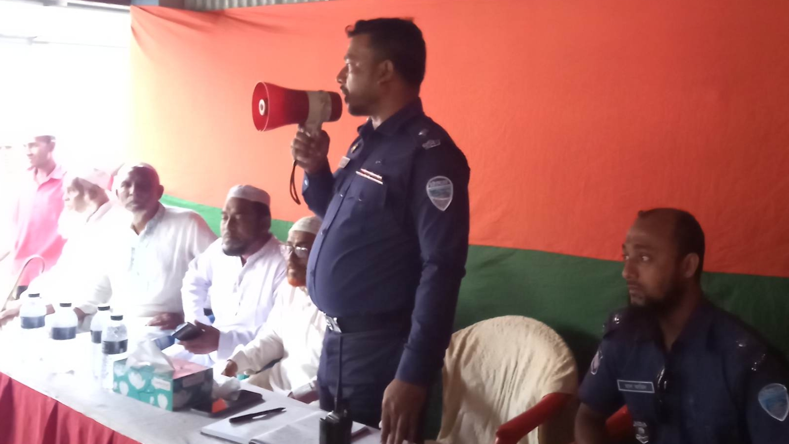 বাঞ্ছারামপুর থানার কানাইনগর গ্রামে বিট পুলিশিংয়ের মতবিনিময় সভা অনুষ্ঠিত