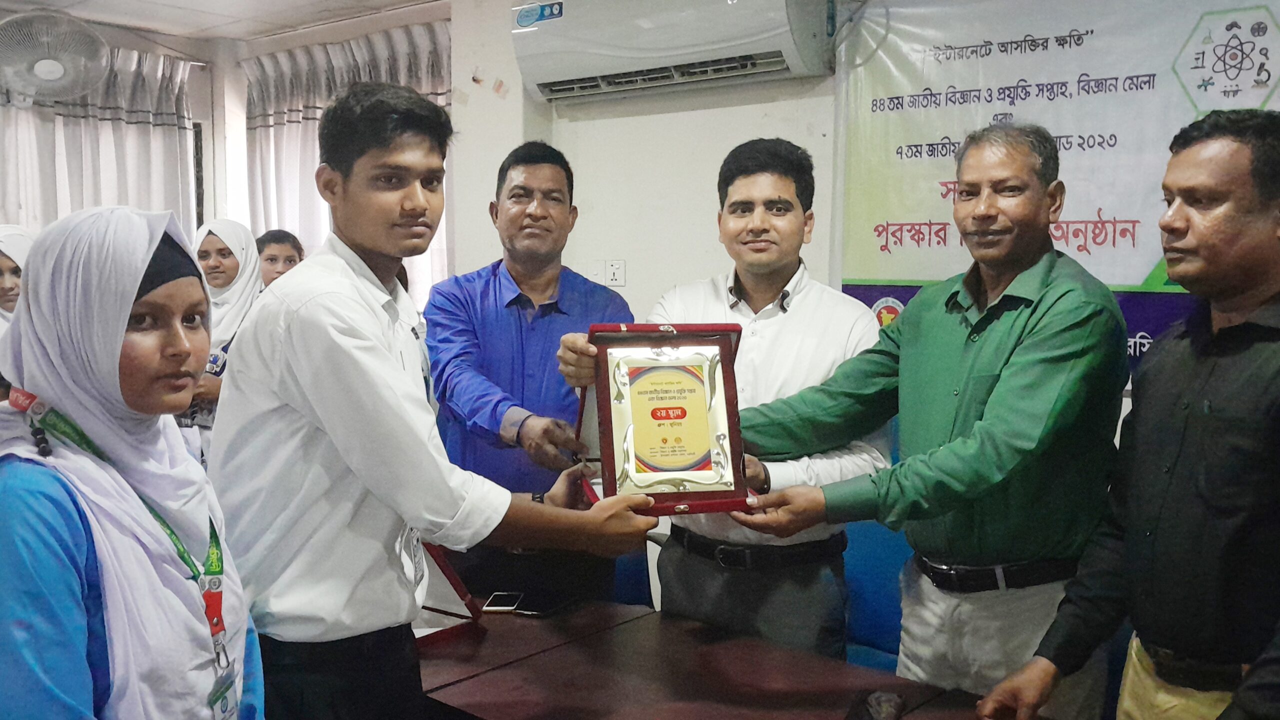 পলাশে ৪৪ তম বিজ্ঞান ও প্রযুক্তি মেলা অনুষ্ঠিত