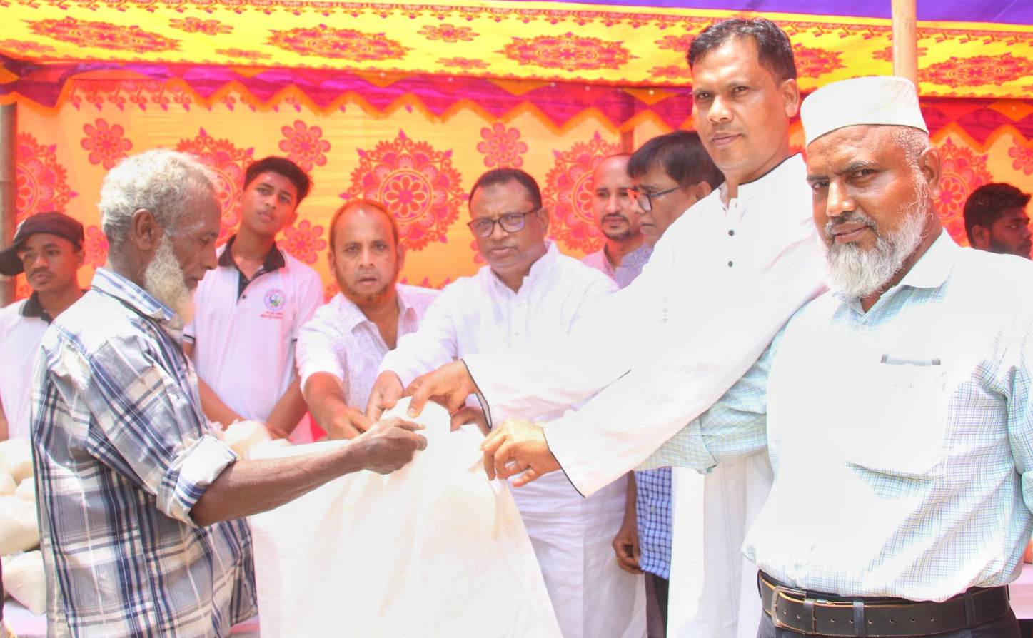 পলাশে ১০ টাকায় পেল হাজার টাকার ঈদ বাজার