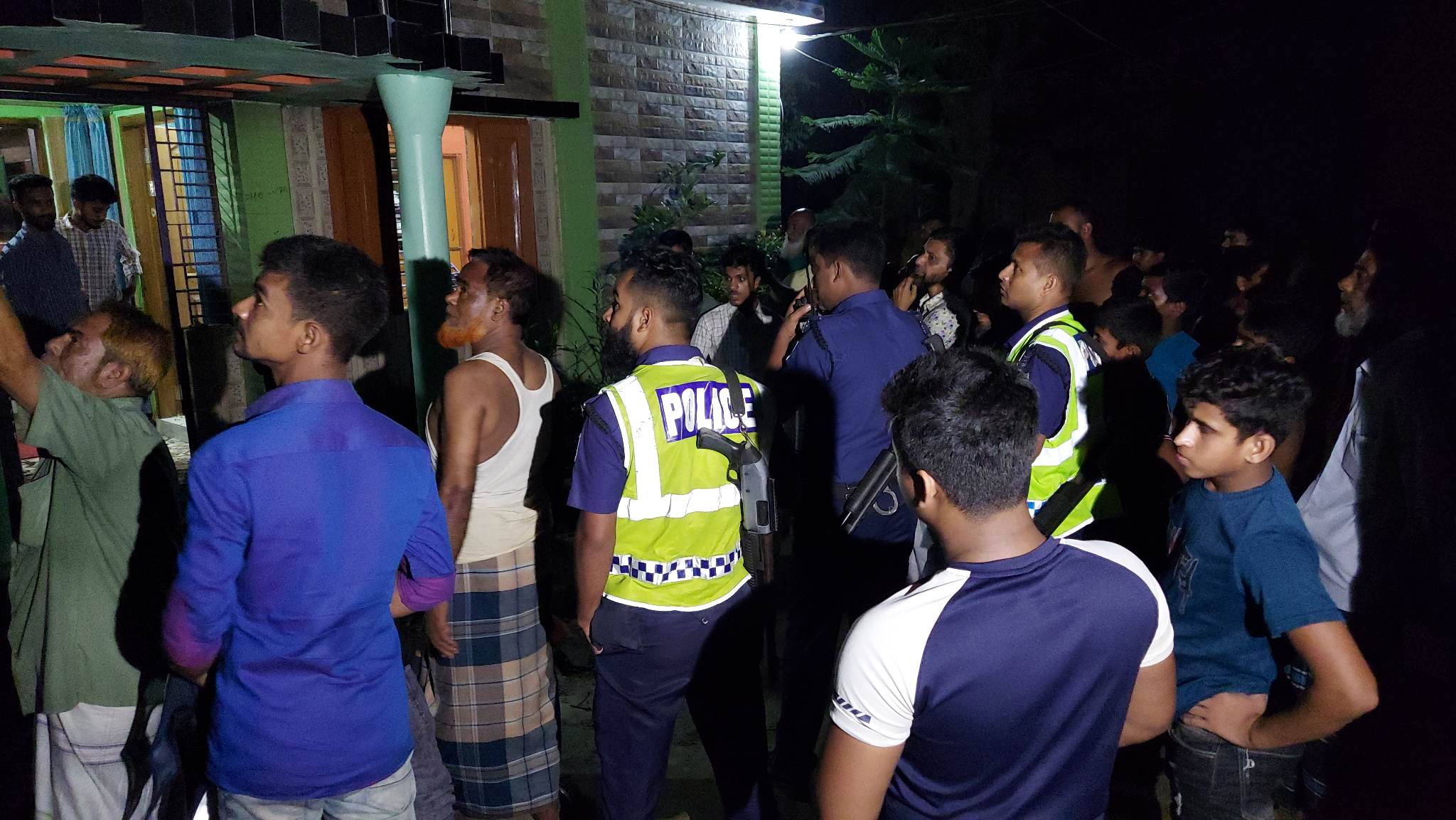 নরসিংদীতে ছাত্রদল নেতা খু’নের ঘটনায় অগ্নিকান্ড এবং ভাংচুর