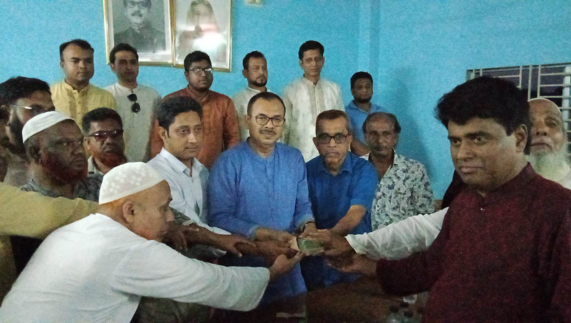 শিবপুরের জয়নগরে মসজিদের উন্নয়নে ২ লাখ টাকা অনুদান দিলেন সাবেক এমপি