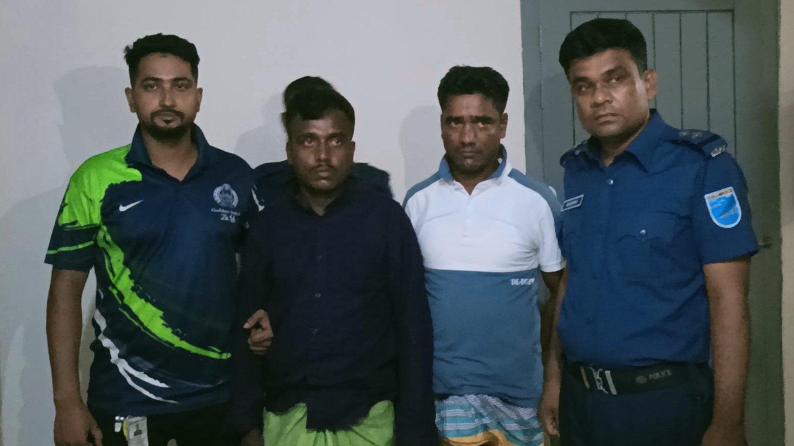 নরসিংদীতে ১২ কেজি গাঁজাসহ দুই মাদক ব্যবসায়ী গ্রেপ্তার