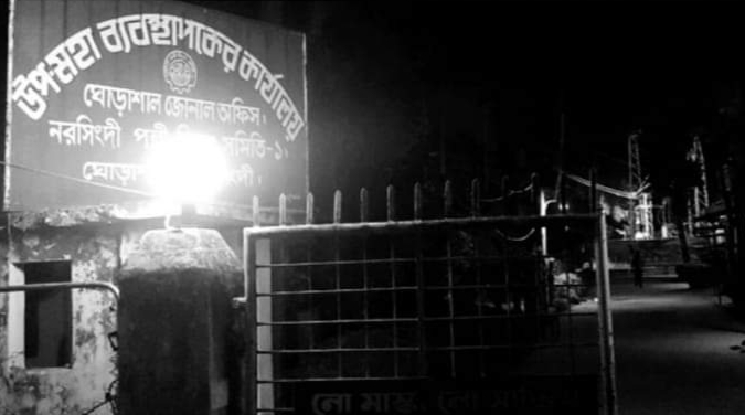 পলাশে লোডশেডিংয়ে নির্ঘুম রাত, অচল জনজীবন