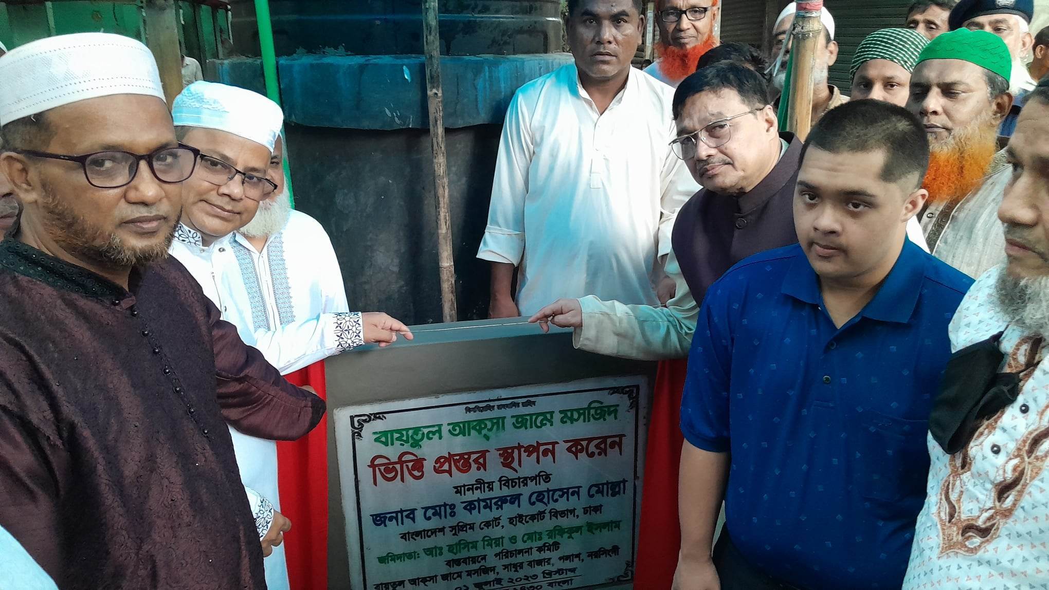 পলাশে মসজিদ নির্মাণ কাজের উদ্বোধন করলেন বিচারপতি