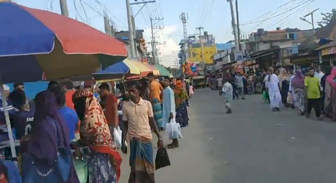 ঘোড়াশালে গ্রাহকের কোটি টাকা নেয়ে উধাও সমিতি
