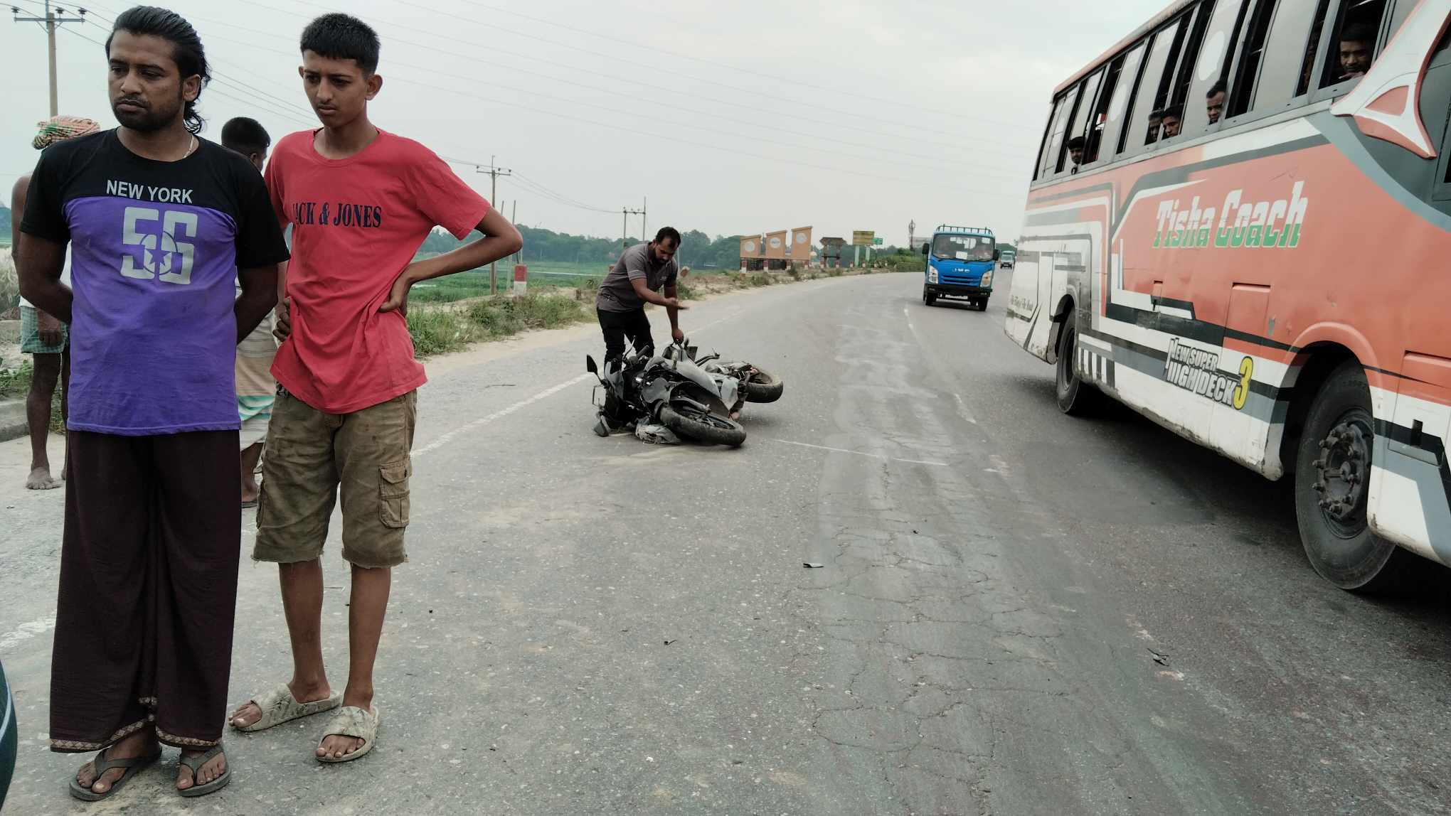 রায়পুরায় মোটরসাইকেল দুর্ঘটনায় যুবক নিহত