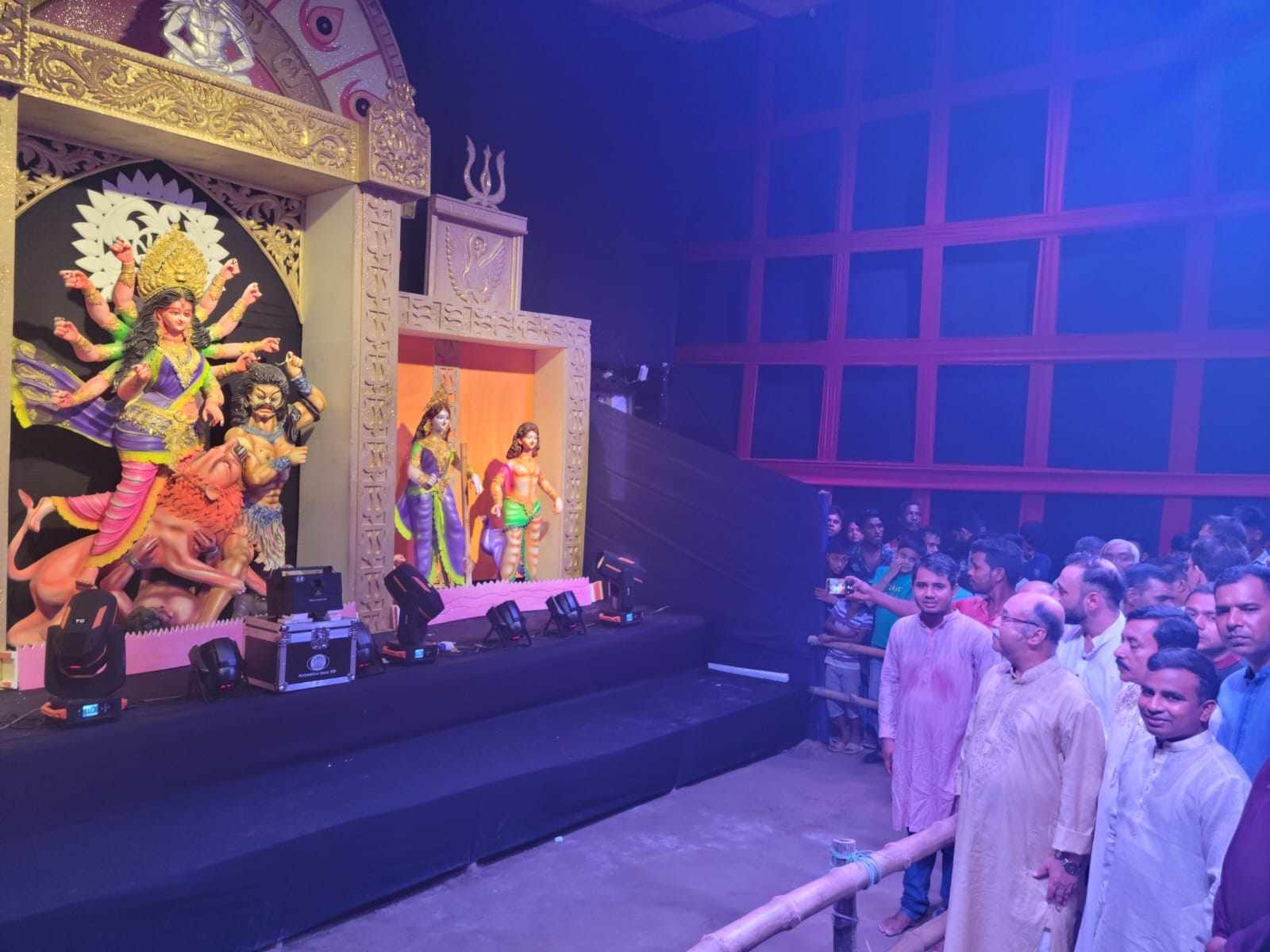মনোহরদীতে শারদীয় দুর্গোৎসব পরিদর্শন করেন শিল্প মন্ত্রী