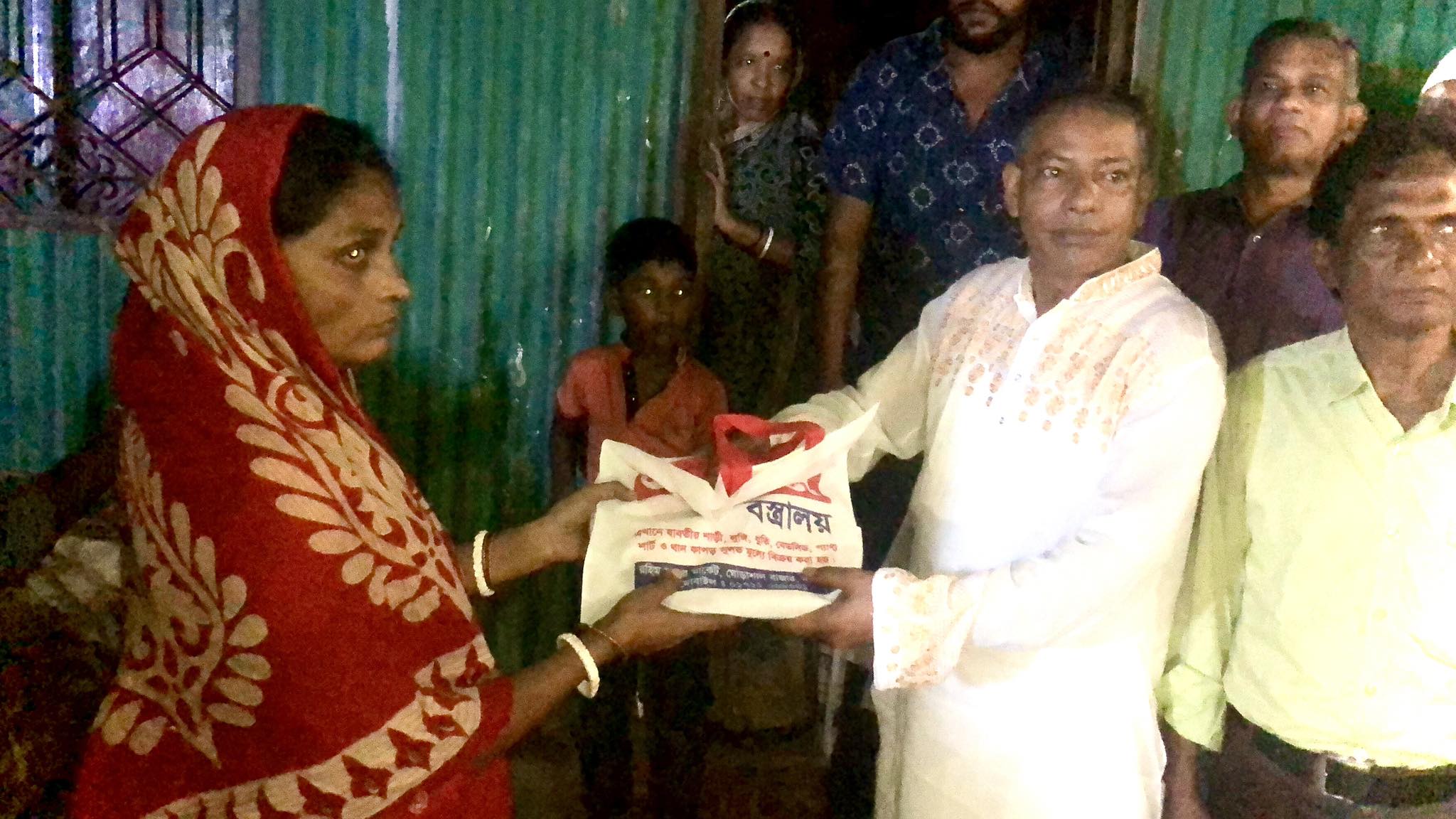 যাদের খবর রাখার কেউ নেই তাদের পাশে পলাশ উপজেলা চেয়ারম্যান
