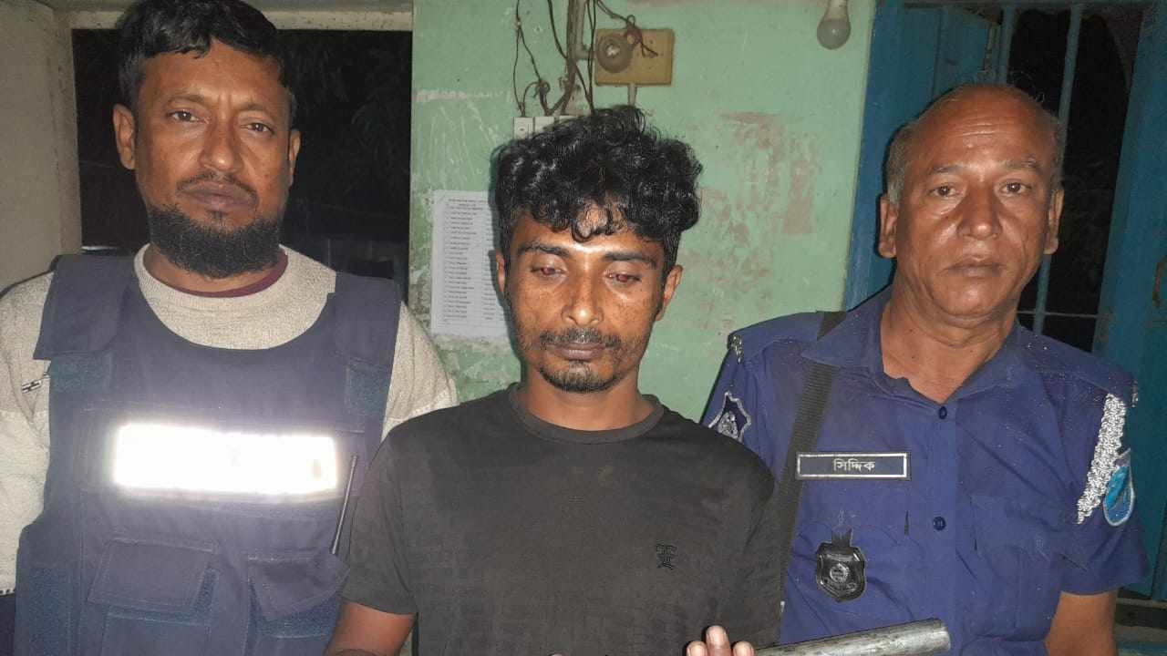 রায়পুরায় দেশীয় বন্দুকসহ ১ জন আটক