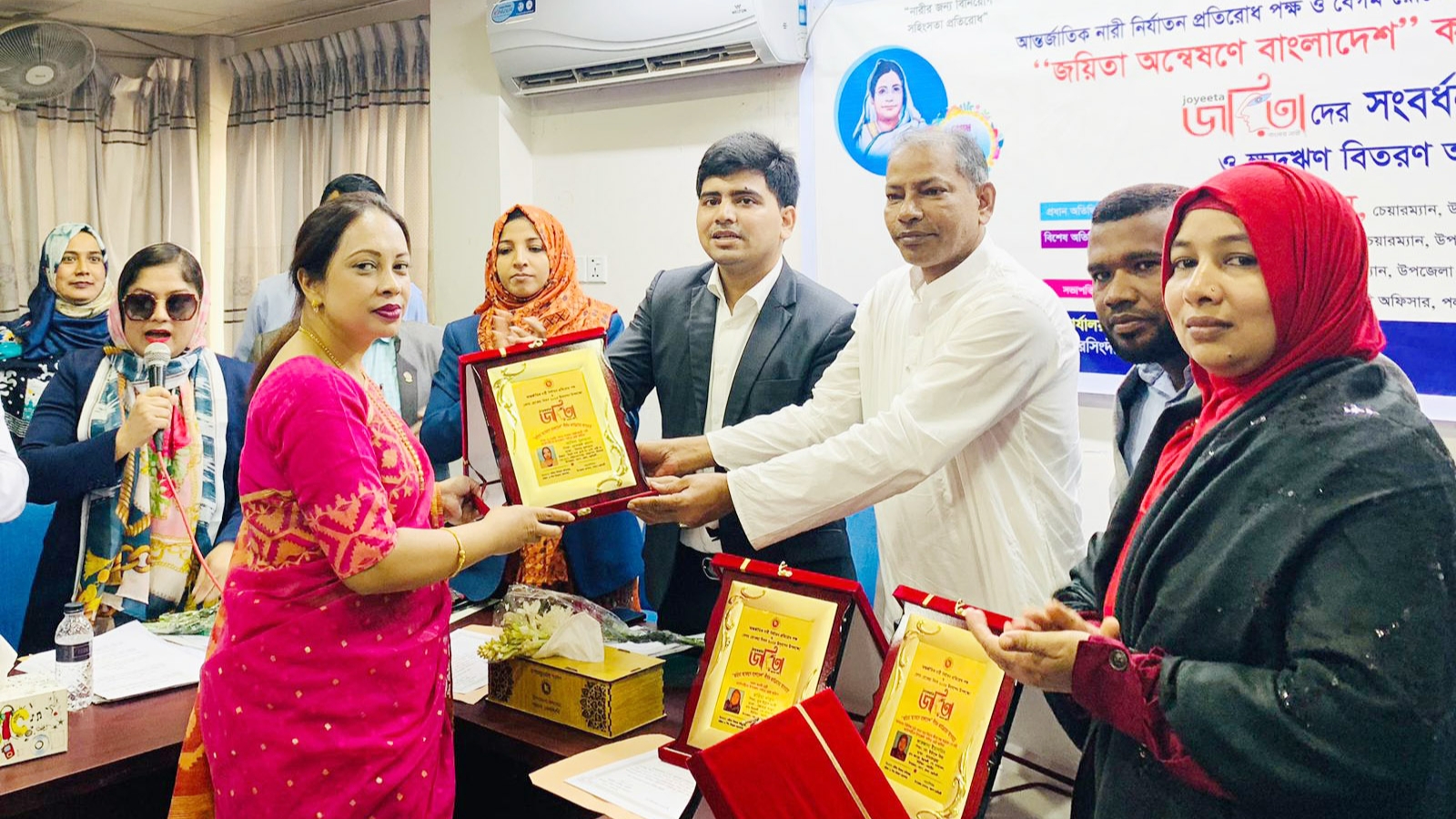 পলাশে বেগম রোকেয়া দিবসে ৫ জয়িতা পেল সংবর্ধনা