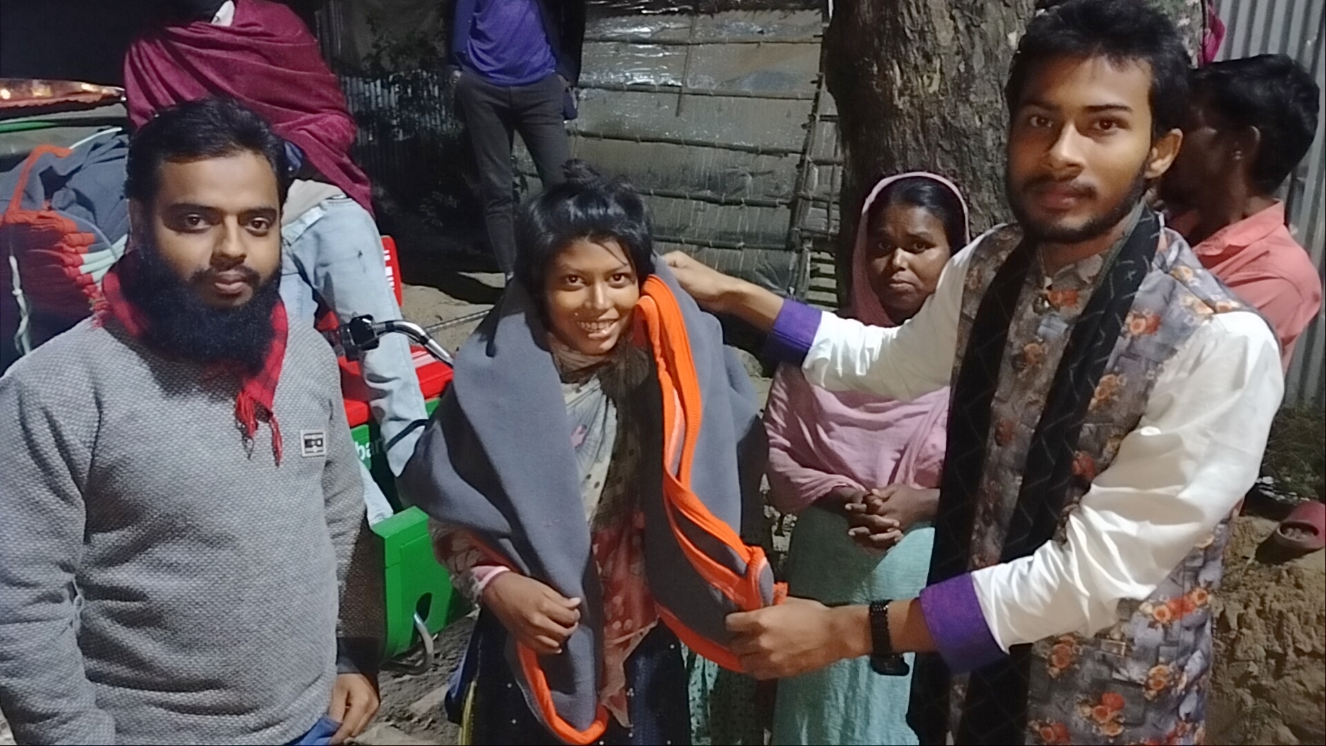 হৃদয়ে আমাদের পলাশ এর উপহার পেল অসহায়রা