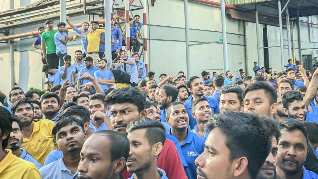 পলাশে শ্রমিকদের দাবী মেনে নিল প্রাণ আরএফএল