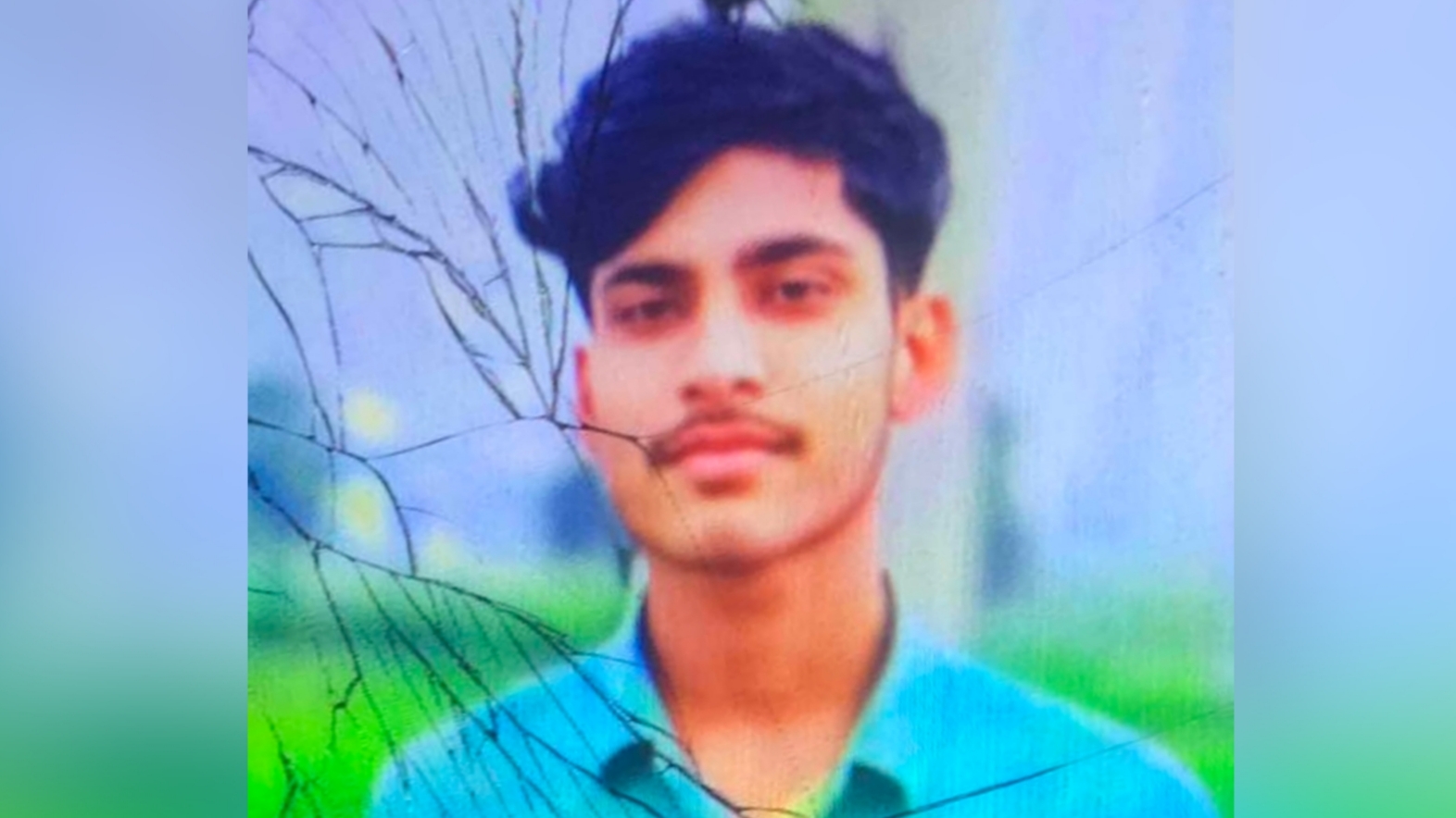 পলাশে ট্রলি ও মোটরসাইকেলের মুখোমুখি সংঘর্ষ, দুই বন্ধু নিহত