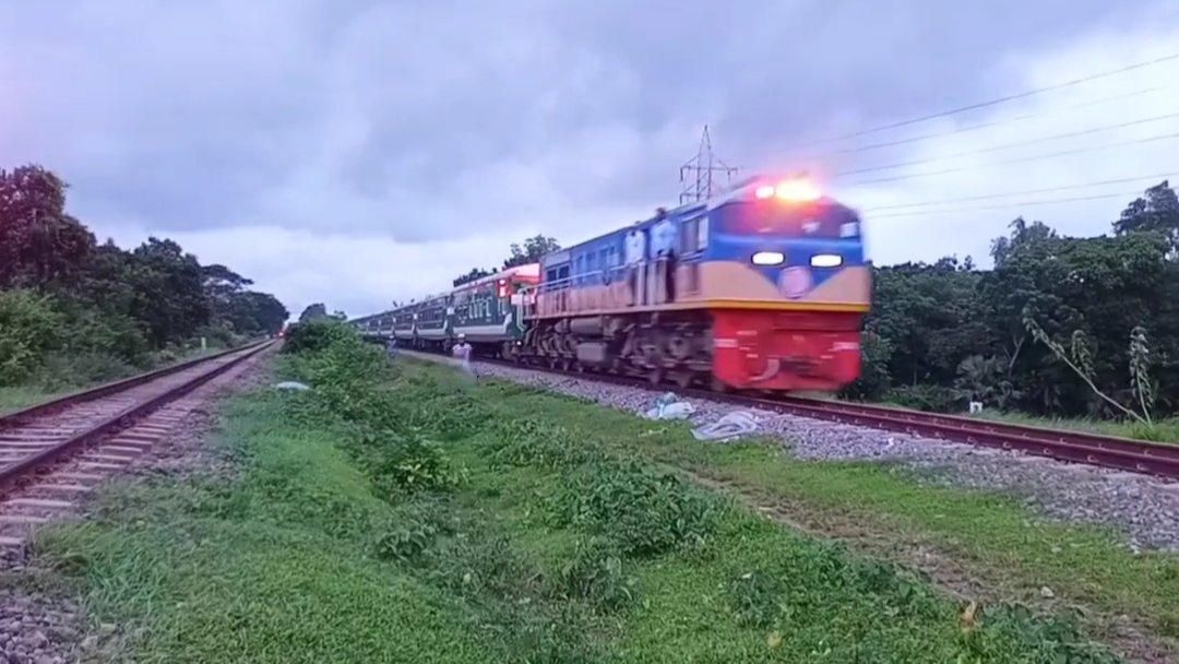 রায়পুরায় ট্রেনের ধাক্কায় অজ্ঞাত যুবক নিহত