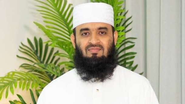 দেশে ফিরলেন আজহারী, কাল বয়ান করবে পেকুয়ায়