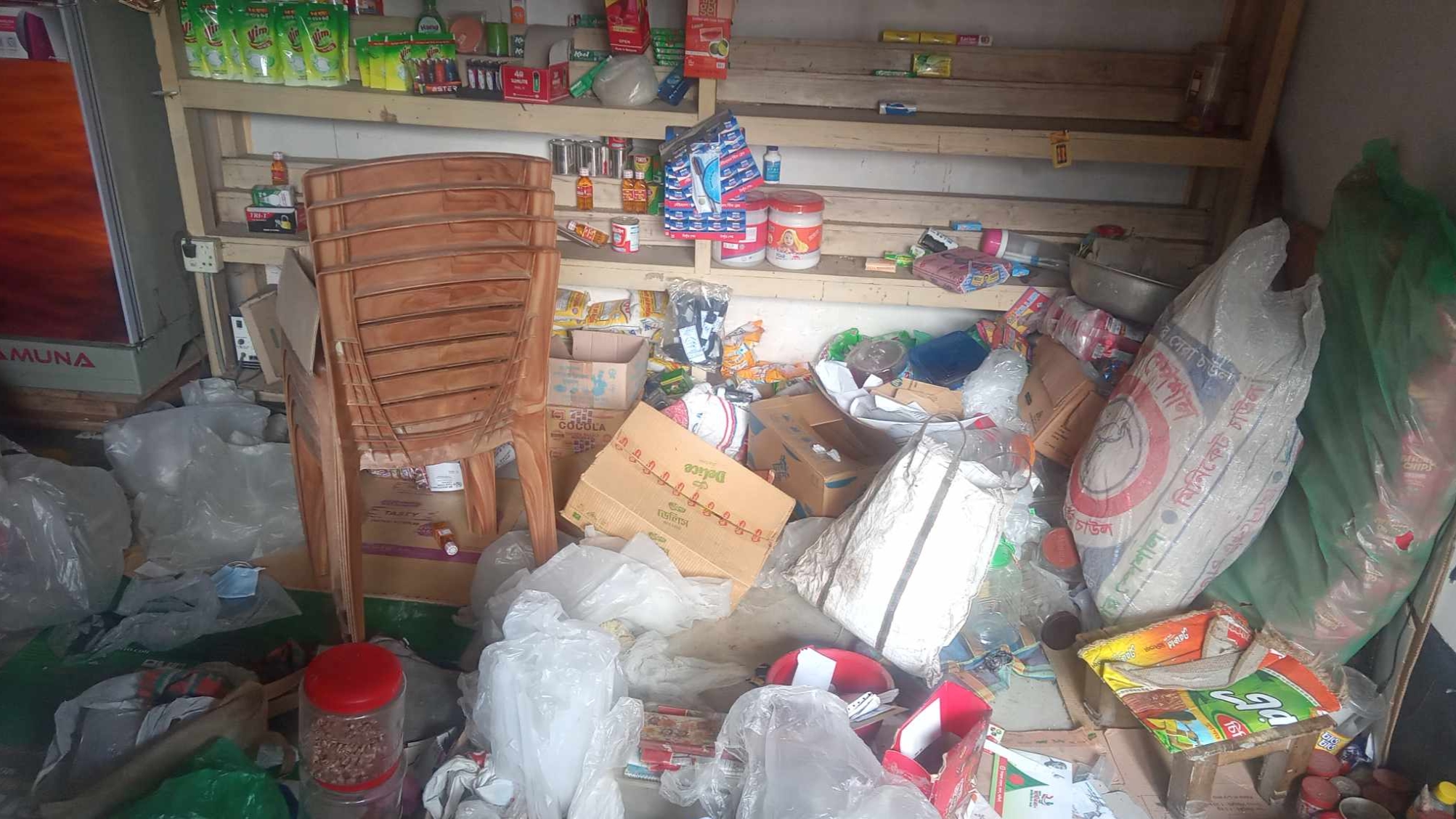 পলাশের ডাংগায় এক রাতেই আট দোকানে দুর্ধর্ষ চুরি