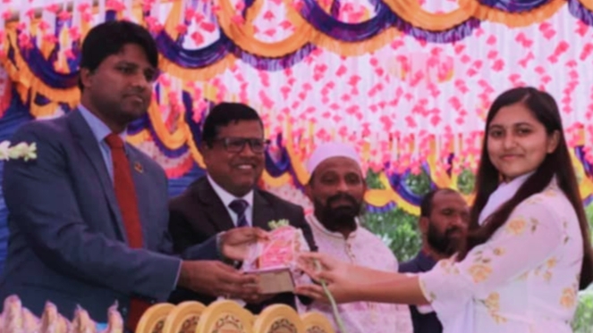 বেলাবতে শিক্ষক ও কৃতি শিক্ষার্থীদের সংবর্ধনা প্রদান
