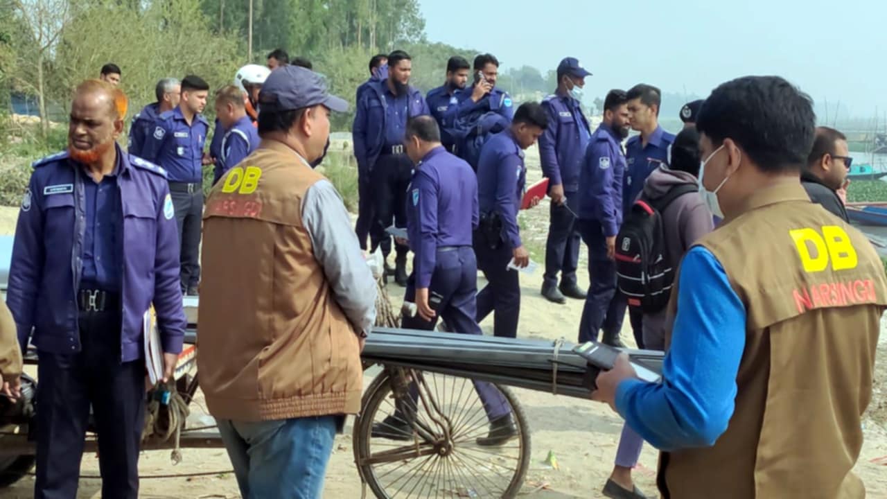 রায়পুরায় বন্দুকযুদ্ধে নিহতের ঘটনায় মামলা, ইউপি চেয়ারম্যান সহ আসামী ৩০