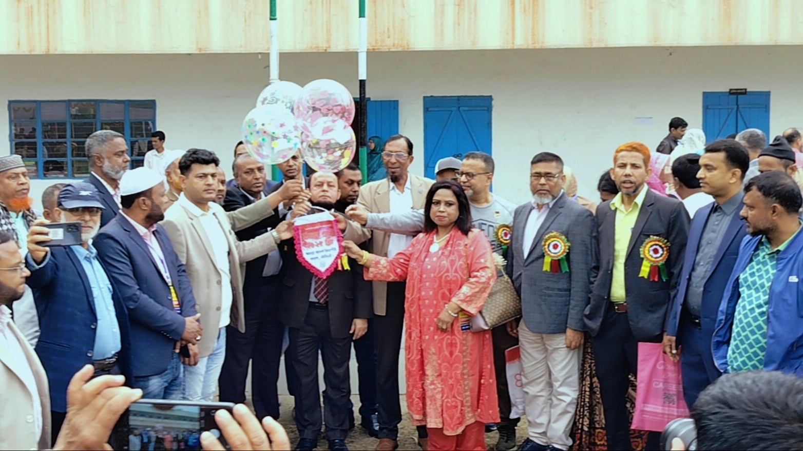 পলাশে জনতা আদর্শ বিদ্যাপীঠের প্রাক্তন শিক্ষার্থীদের মিলনমেলা অনুষ্ঠিত