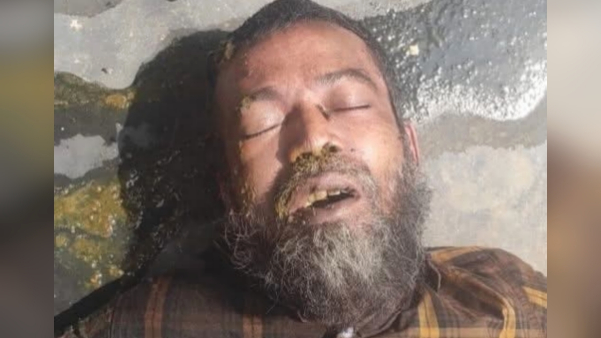 নরসিংদীতে পাওয়া অজ্ঞাত ব্যক্তির পরিচয় চায় পুলিশ