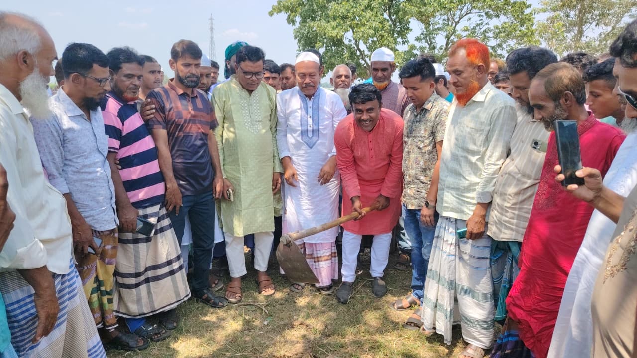 আলোকবালী ইউনিয়নের পশ্চিমপাড়া ৬ নং ওয়ার্ডের রাস্তা উদ্বোধন