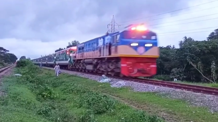 রায়পুরায় রেললাইন ধরে হাটার সময় ট্রেনের কাটায় যুবক নিহত