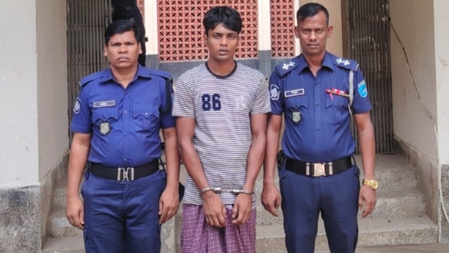 পলাশে দিনমজুরকে হত্যার ঘটনায় অভিযুক্ত গ্রেপ্তার
