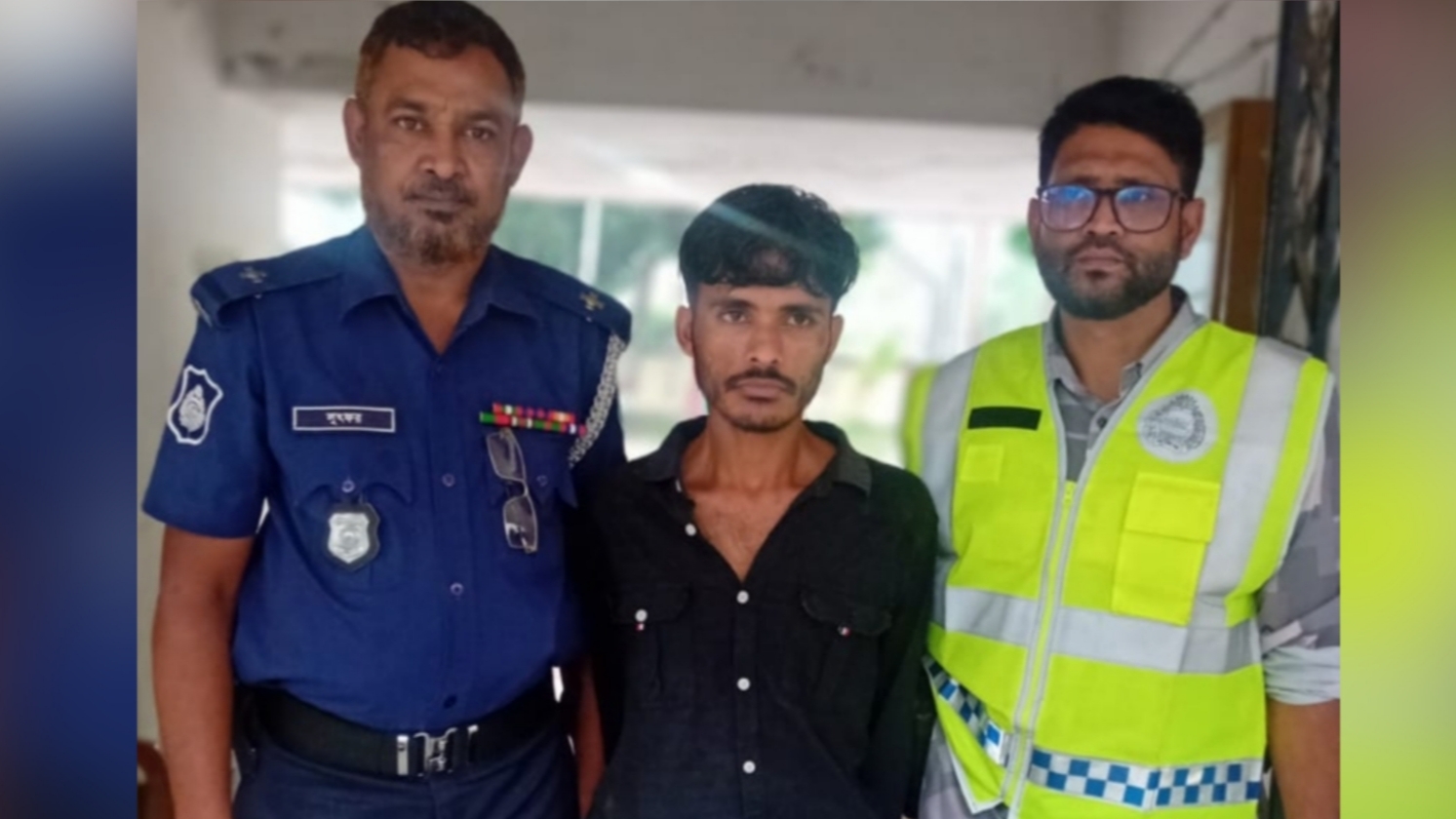 নরসিংদীতে অস্ত্র ও গুলিসহ যুবক গ্রেফতার