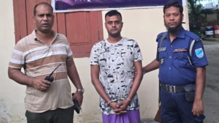 শিবপুরে ডাকাতি মামলার পলাতক আসামি গ্রেফতার
