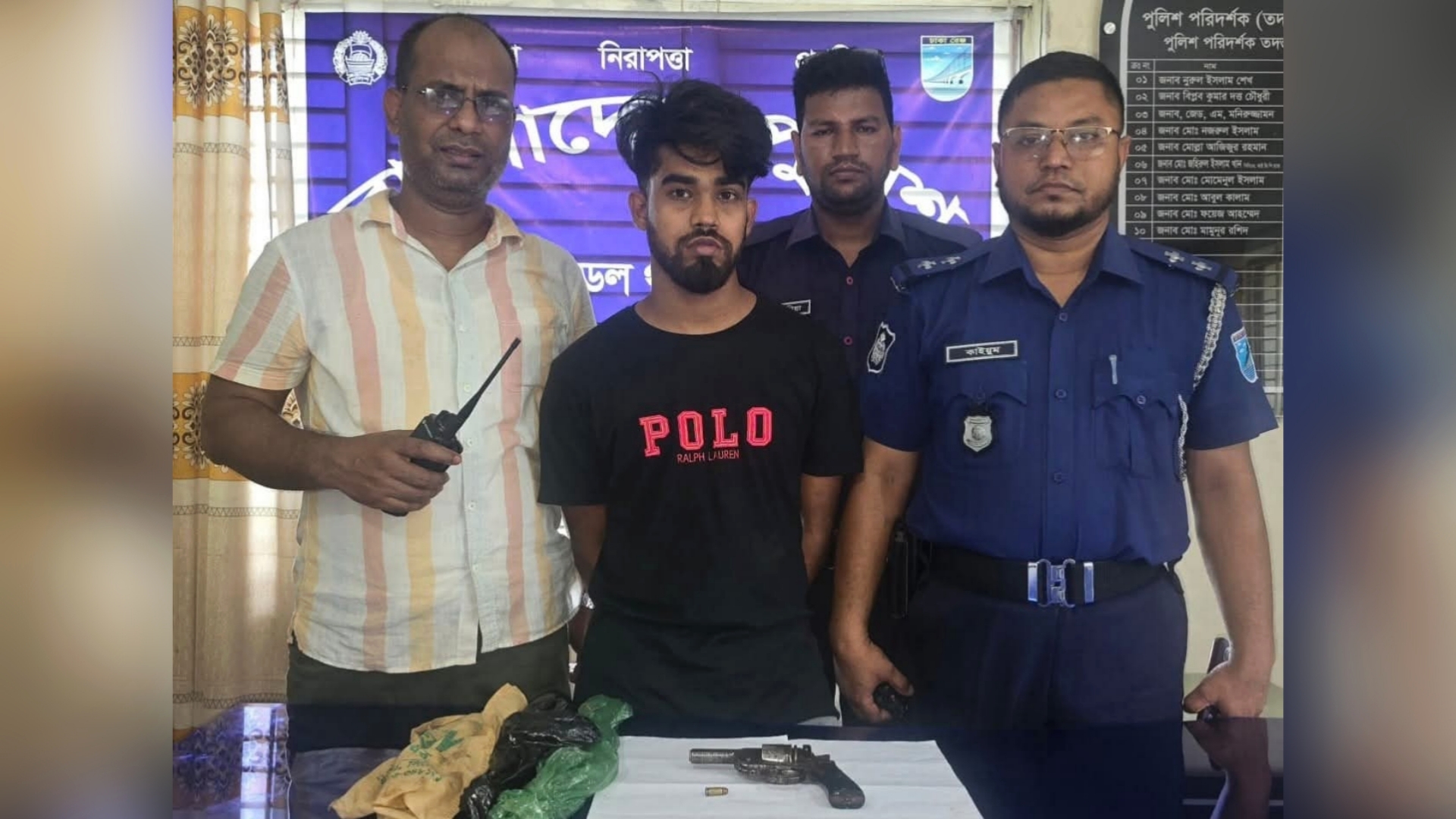 শিবপুরের শীর্ষ সন্ত্রাসী ও কিশোর গ্যাংয়ের মূলহোতা অস্ত্র ও গুলিসহ গ্রেপ্তার