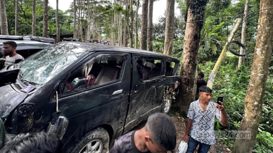 সিলেটে প্রাইভেটকার নিয়ন্ত্রণ হারিয়ে খাদে পড়ে মা-ছেলে নিহত