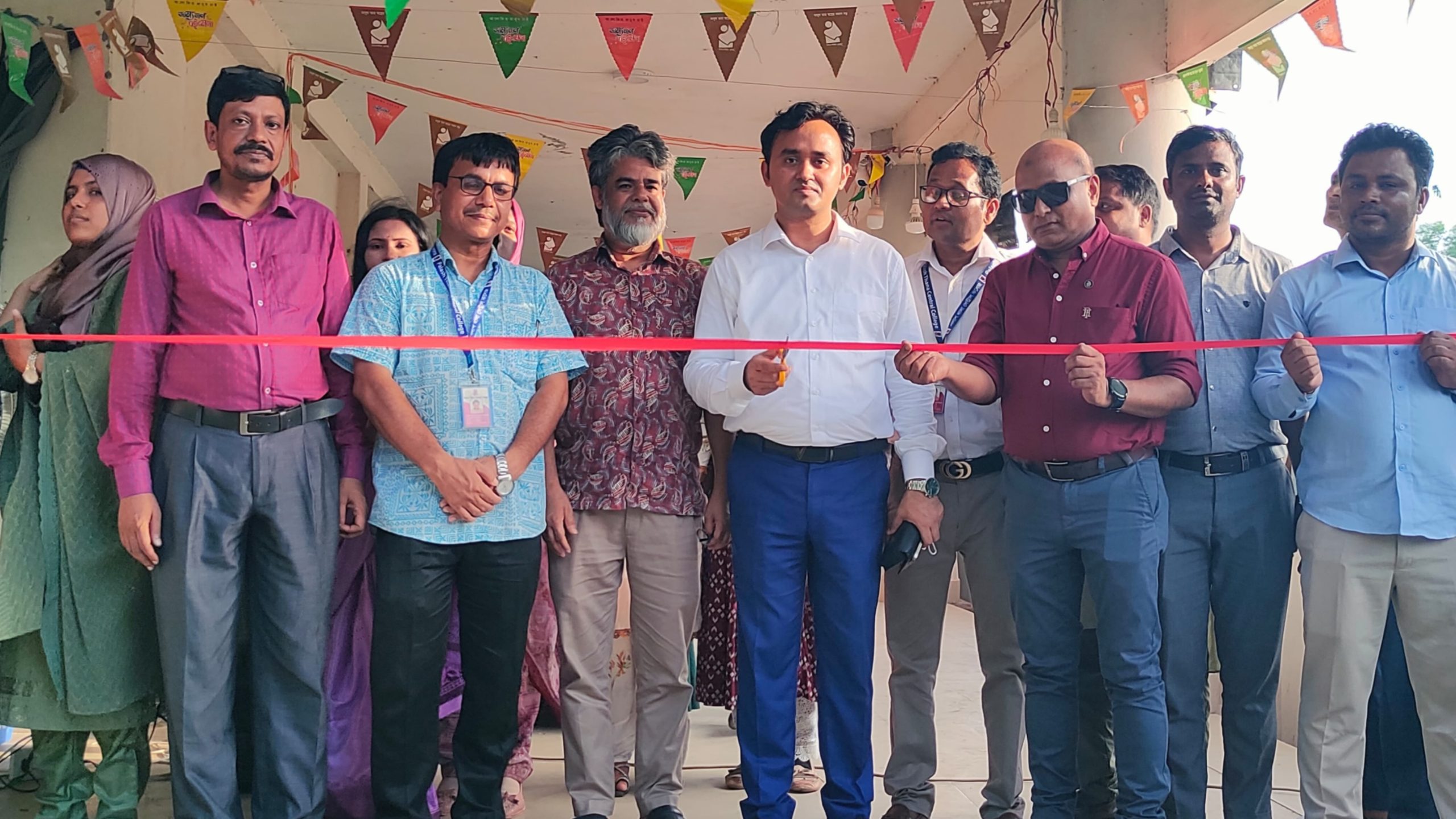 পলাশে ৪ দিনব্যাপী ভ্রাম্যমাণ বইমেলা ও সাংস্কৃতিক উৎসবের উদ্বোধন
