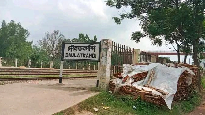 রায়পুরায় ট্রেনে কাটা পড়ে নিহত যুবকের খণ্ড-বিখণ্ড লাশ উদ্ধার