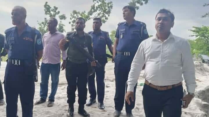 মনোহরদীতে অবৈধভাবে বালু উত্তোলনের দায়ে ১ লাখ টাকা জরিমানা