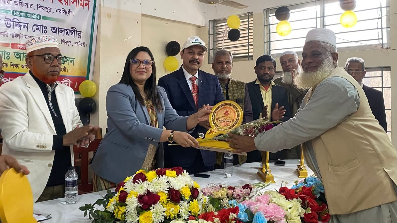 শিবপুরে মাধ্যমিক পর্যায়ে অবসরপ্রাপ্ত প্রধান শিক্ষকদের বিদায়ী সংবর্ধনা