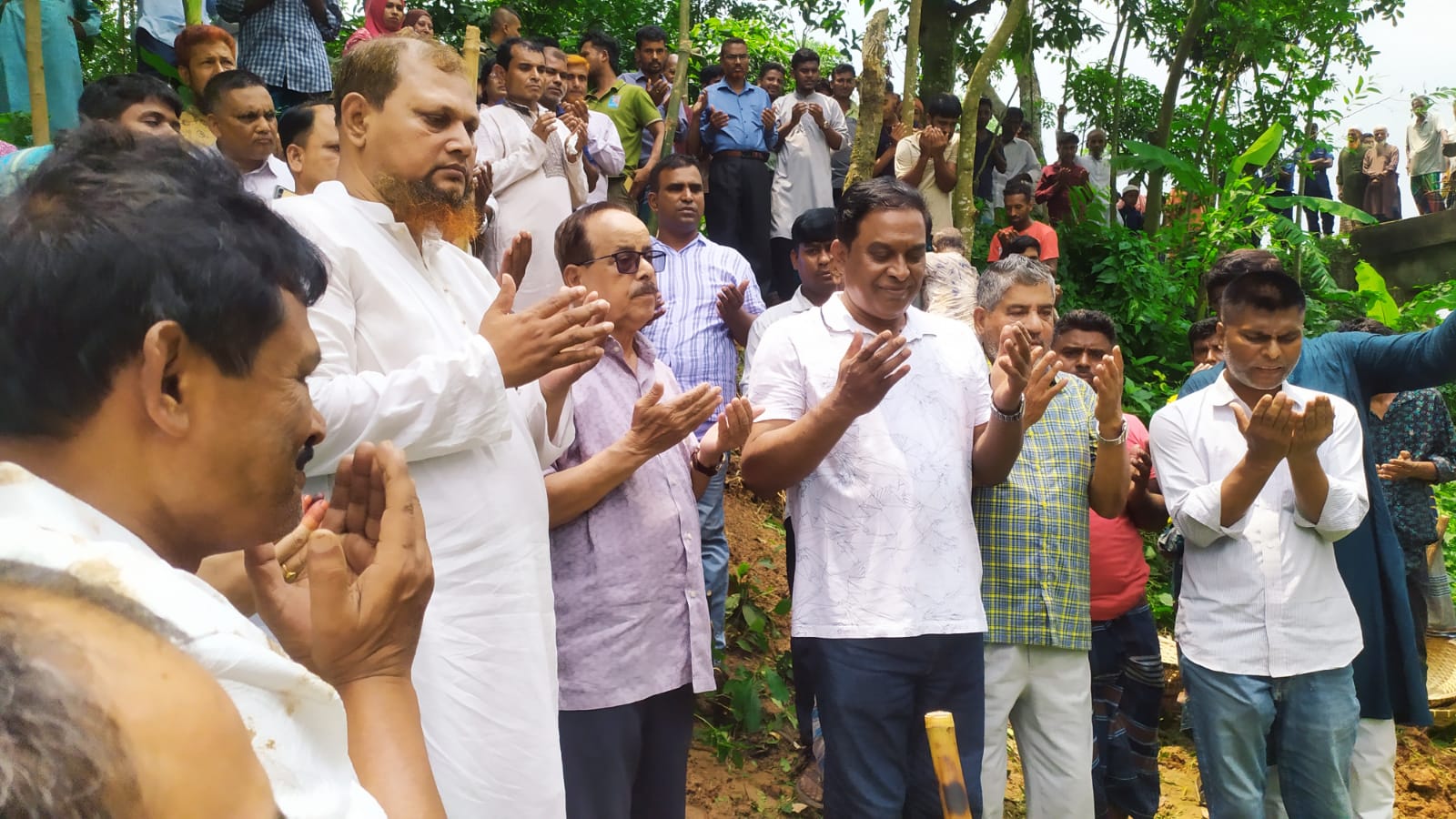 শিবপুরে খাল পুনঃখনন কর্মসূচির শুভ উদ্বোধন