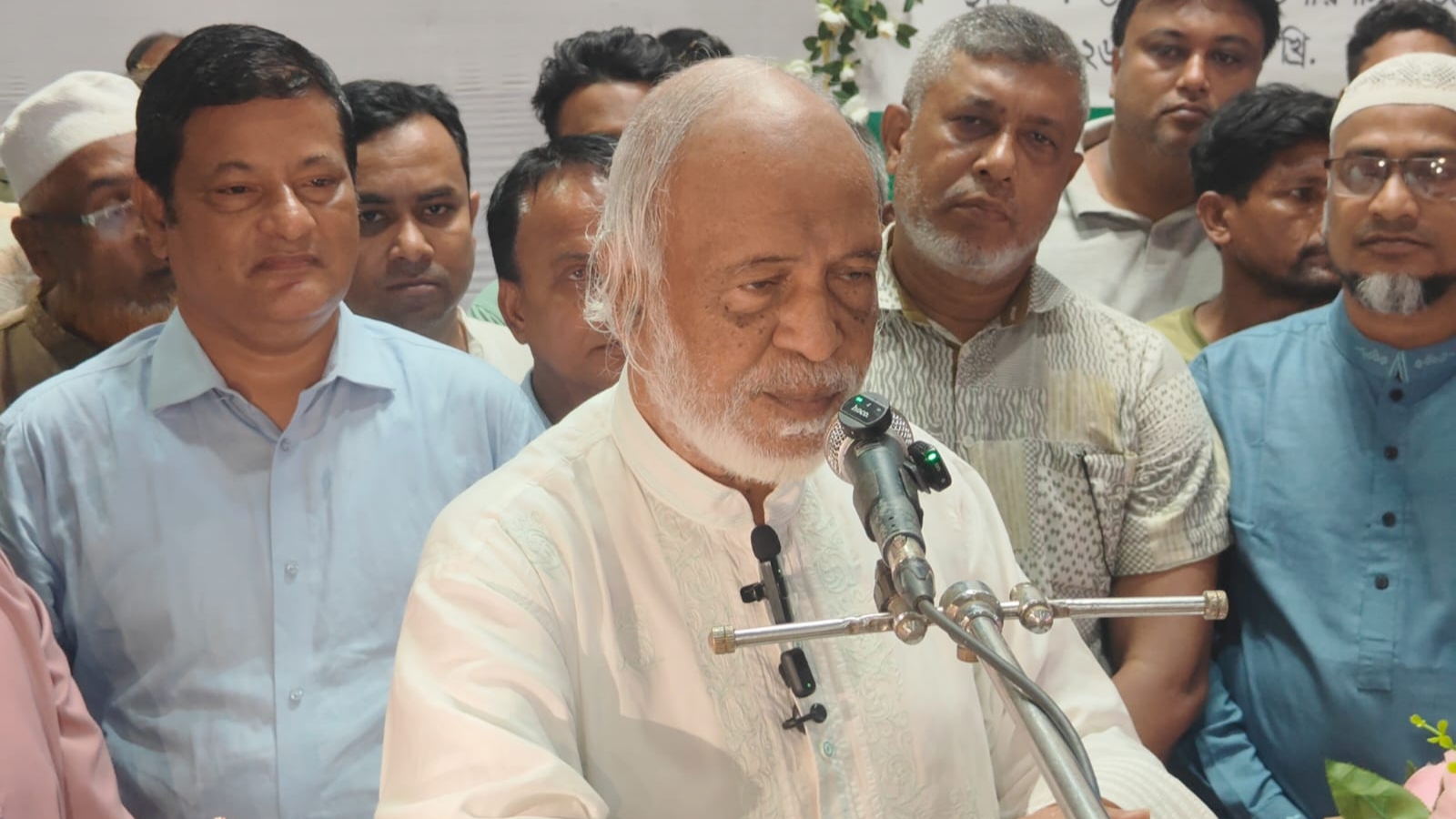 বিএনপি গণতন্ত্রে বিশ্বাস করে বলে বার বার জনগণের কাছে ভোটের জন্য ফিরে আসে: মঈন খান